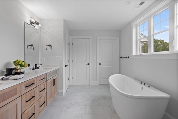 4 Rowell Road Danvers, MA 01923 - Photo 7 of 9