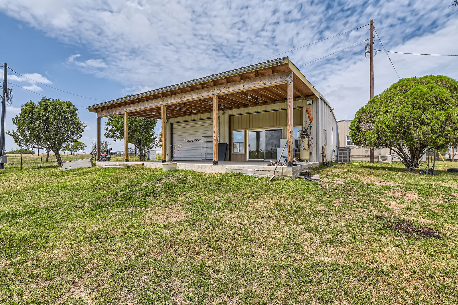 480 Grandpa Road Lockhart, TX 78644 - Photo 28 of 35 A ~1,200 sq ft workshop offers both utility and comfort, complete
with heating and cooling, foam insulation, a commercial sink, and a full bath, making it a dream space for work or
play