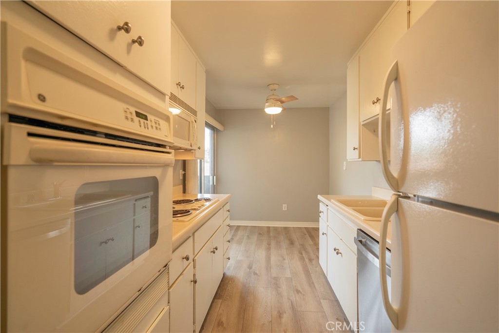 12200 Montecito Road, Unit D303 Seal Beach, CA 90740 - Photo 6 of 23