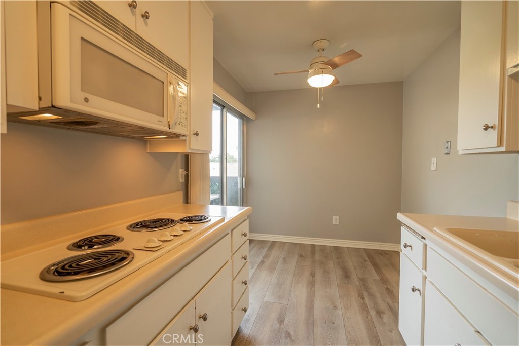 12200 Montecito Road, Unit D303 Seal Beach, CA 90740 - Photo 8 of 23