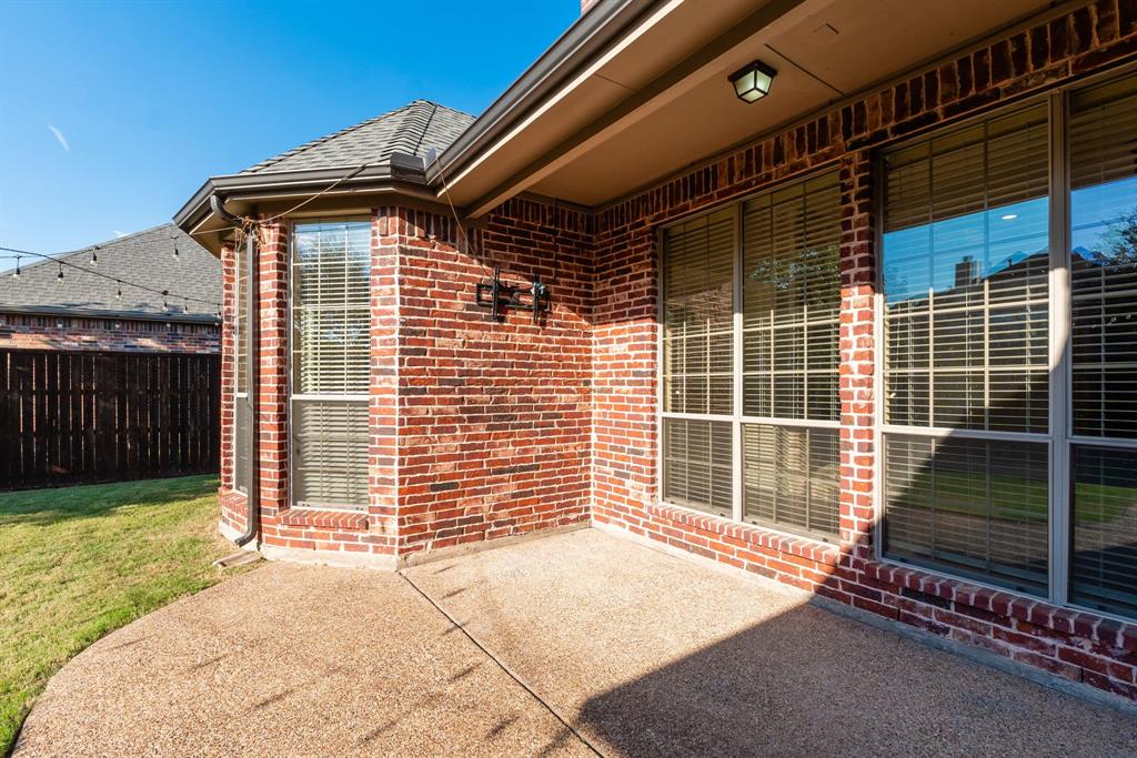 11775 Frontier Drive Frisco, TX 75033 - Photo 38 of 40 a backyard of a house