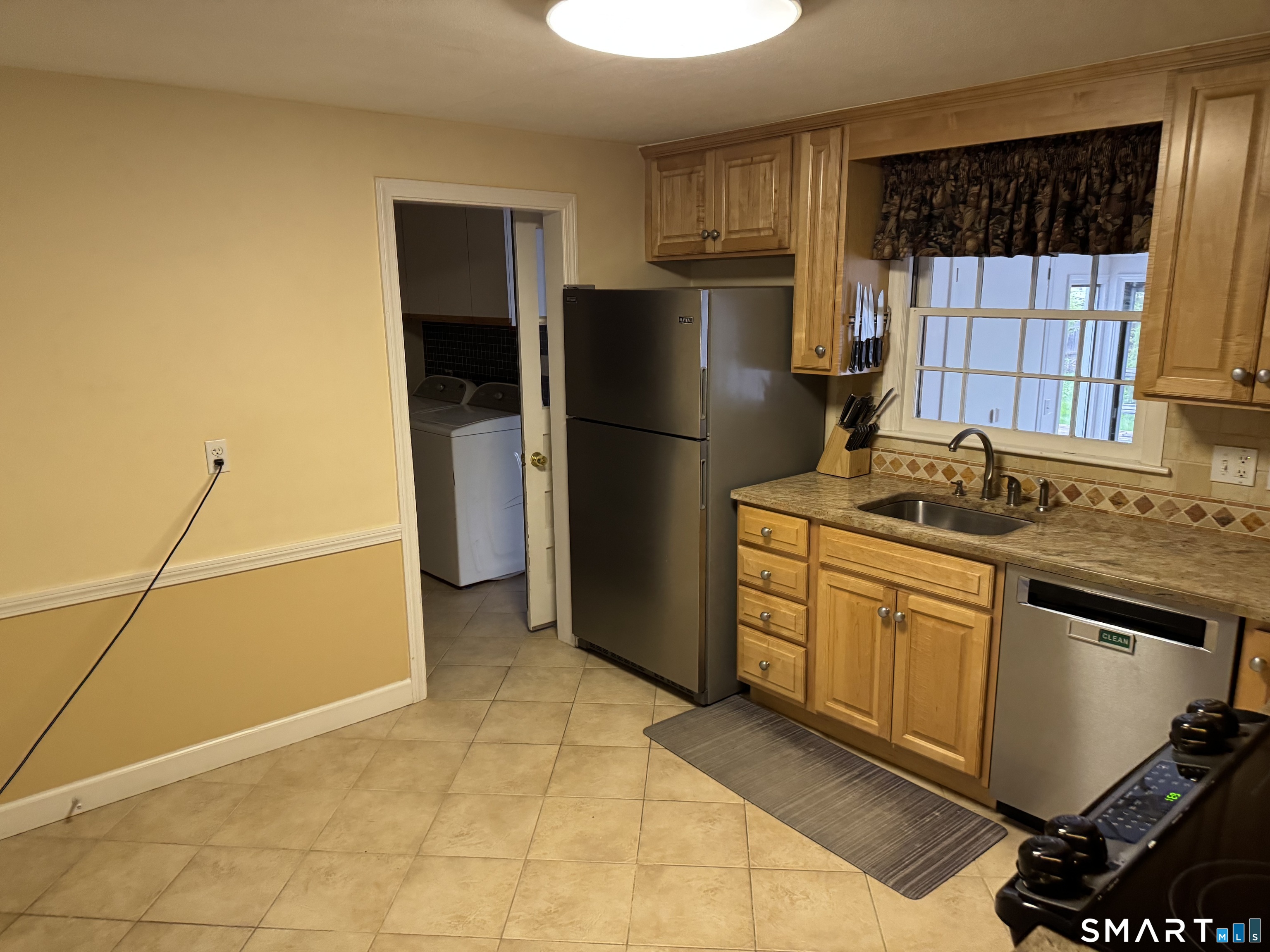 18 Lawler Road West Hartford, CT 06117 - Photo 6 of 23