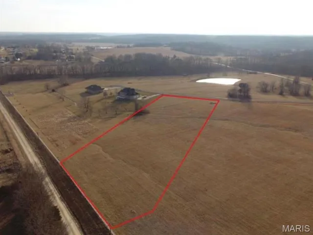 $70,000 | 14 Gallant Fox Drive, Troy, MO 63379