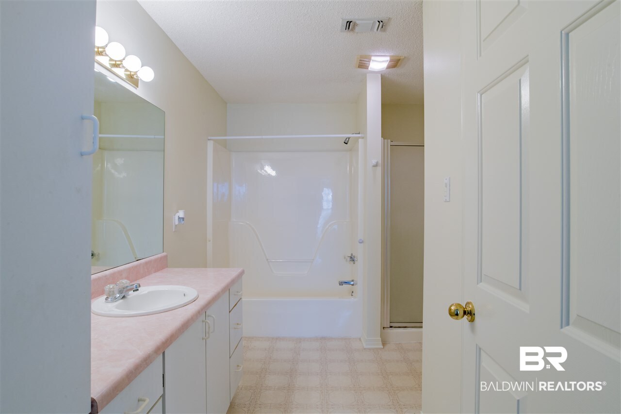 300 West Azalea Avenue Foley, AL 36535 - Photo 9 of 16