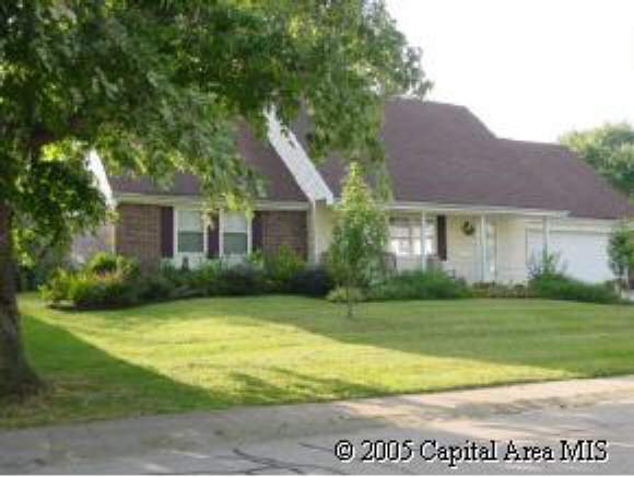 15 Royal Road Springfield, IL 62702 - Photo 1 of 8