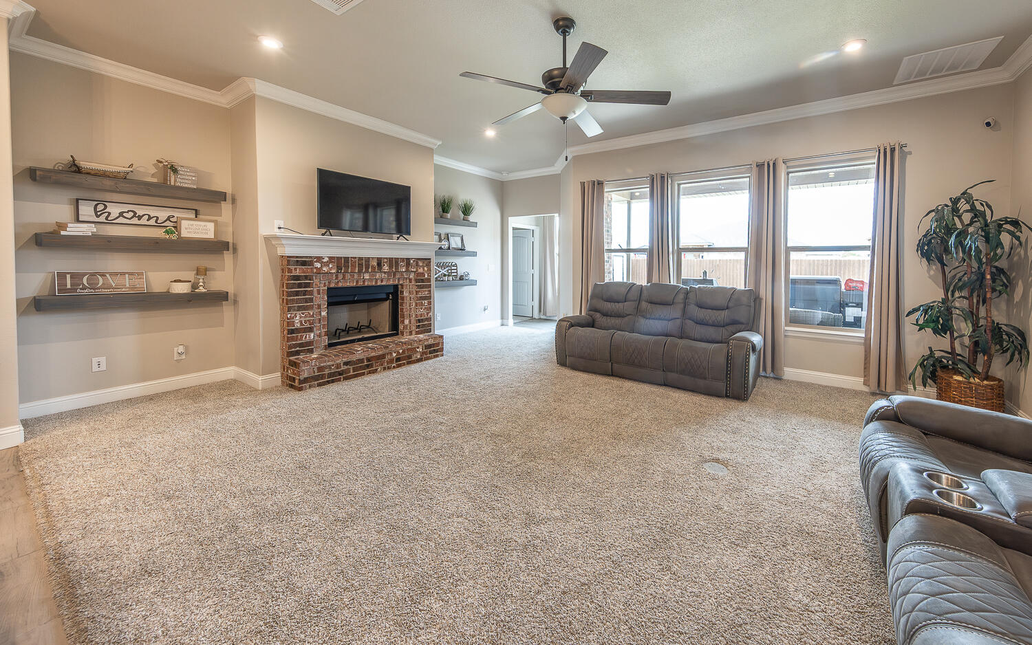 7331 99th Street Lubbock, TX 79424 - Photo 2 of 28 2L9A0259-2