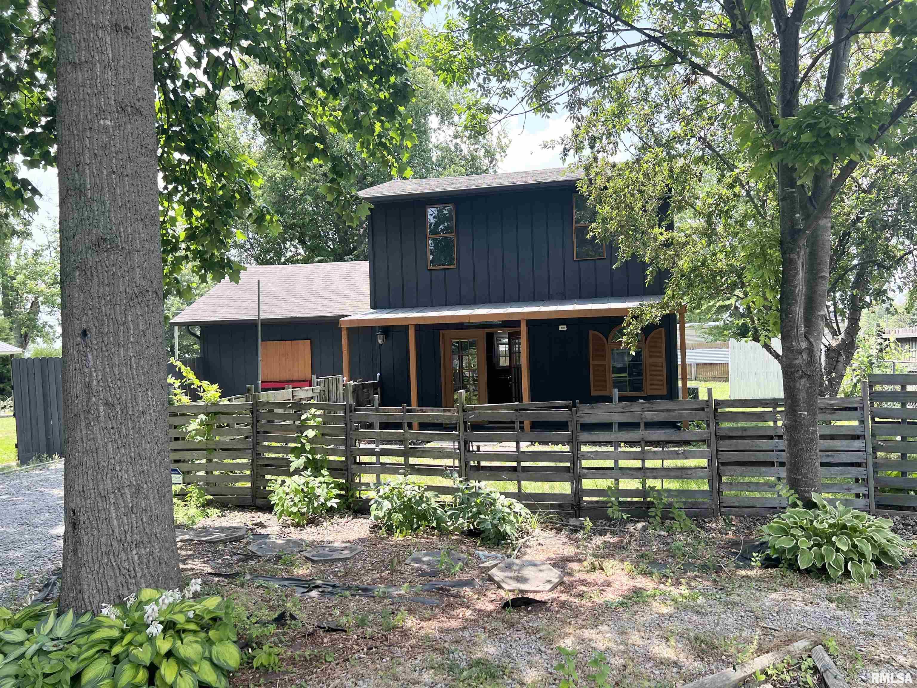 215 Seba Street Hurst, IL 62949 - Photo 1 of 9