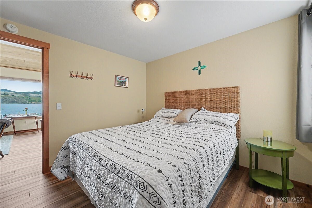 1386 South Lakeshore Road Chelan, WA 98816 - Photo 31 of 40