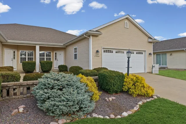 $244,000 | 1504 Greyrock Lane, Champaign, IL 61822