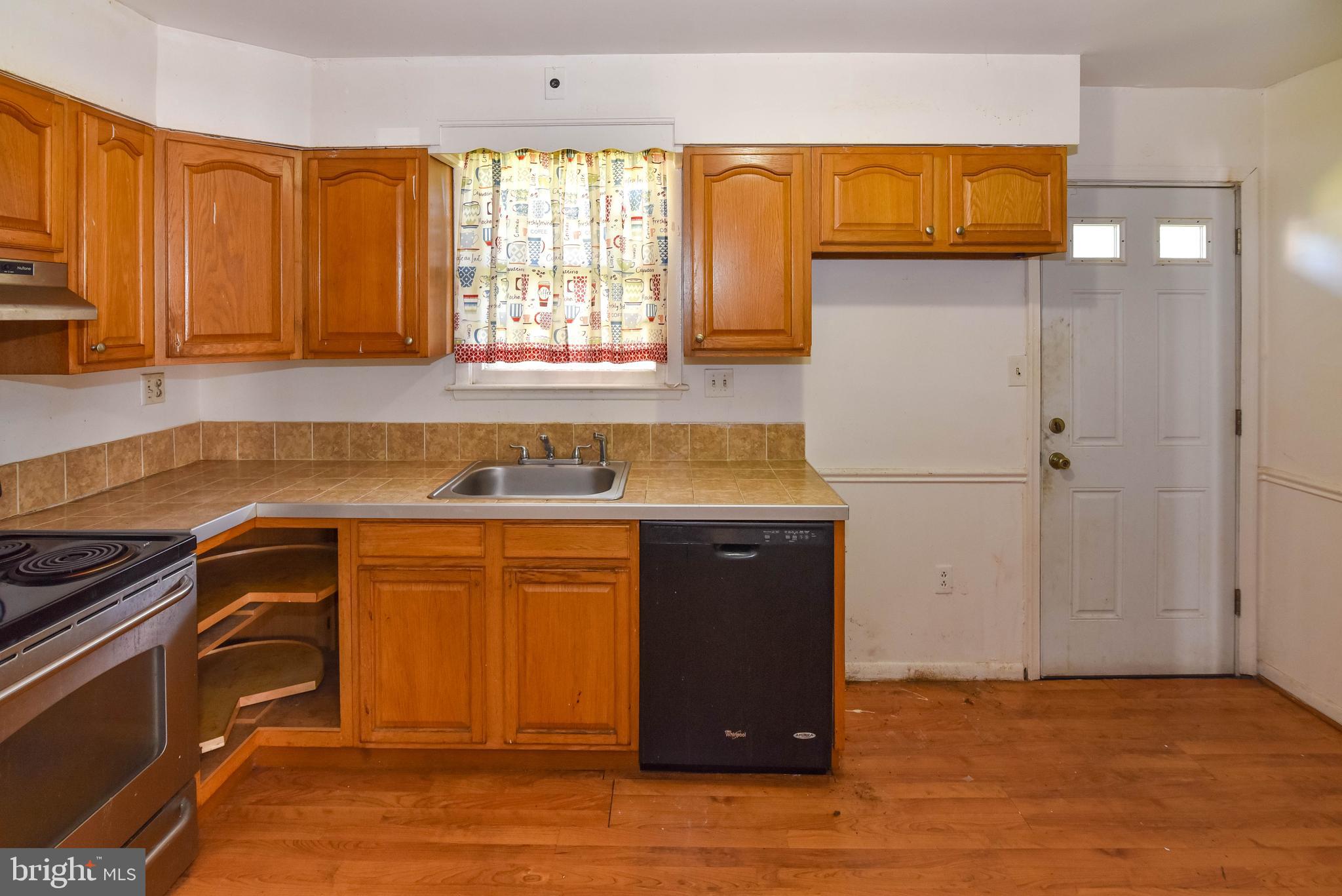4510 Old Court Road Baltimore, MD 21208 - Photo 10 of 49