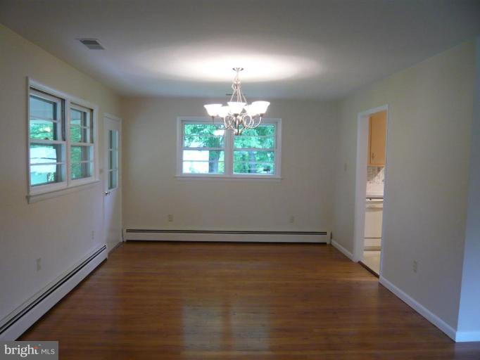 8712 Standish Road Alexandria, VA 22308 - Photo 4 of 21 Dining Room