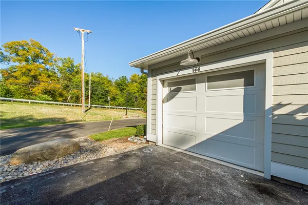 $2,950 | 640 Jefferson Avenue, Unit H4, Perinton, NY 14450