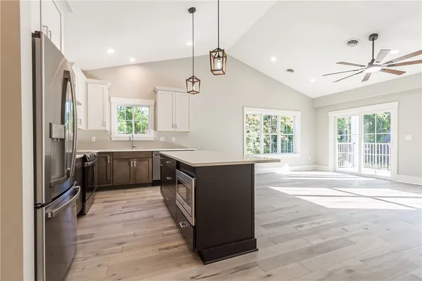 $2,950 | 640 Jefferson Avenue, Unit H4, Perinton, NY 14450