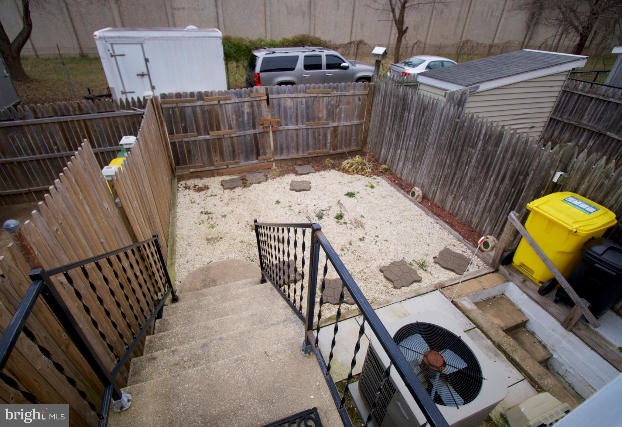 512 Old Riverside Road Baltimore, MD 21225 - Photo 37 of 38 a view of outdoor space and deck