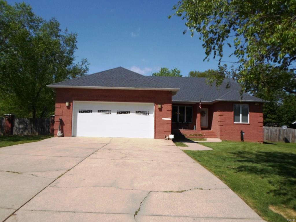 3001 Charlton Lane Poplar Bluff, MO 63901 - Photo 1 of 24