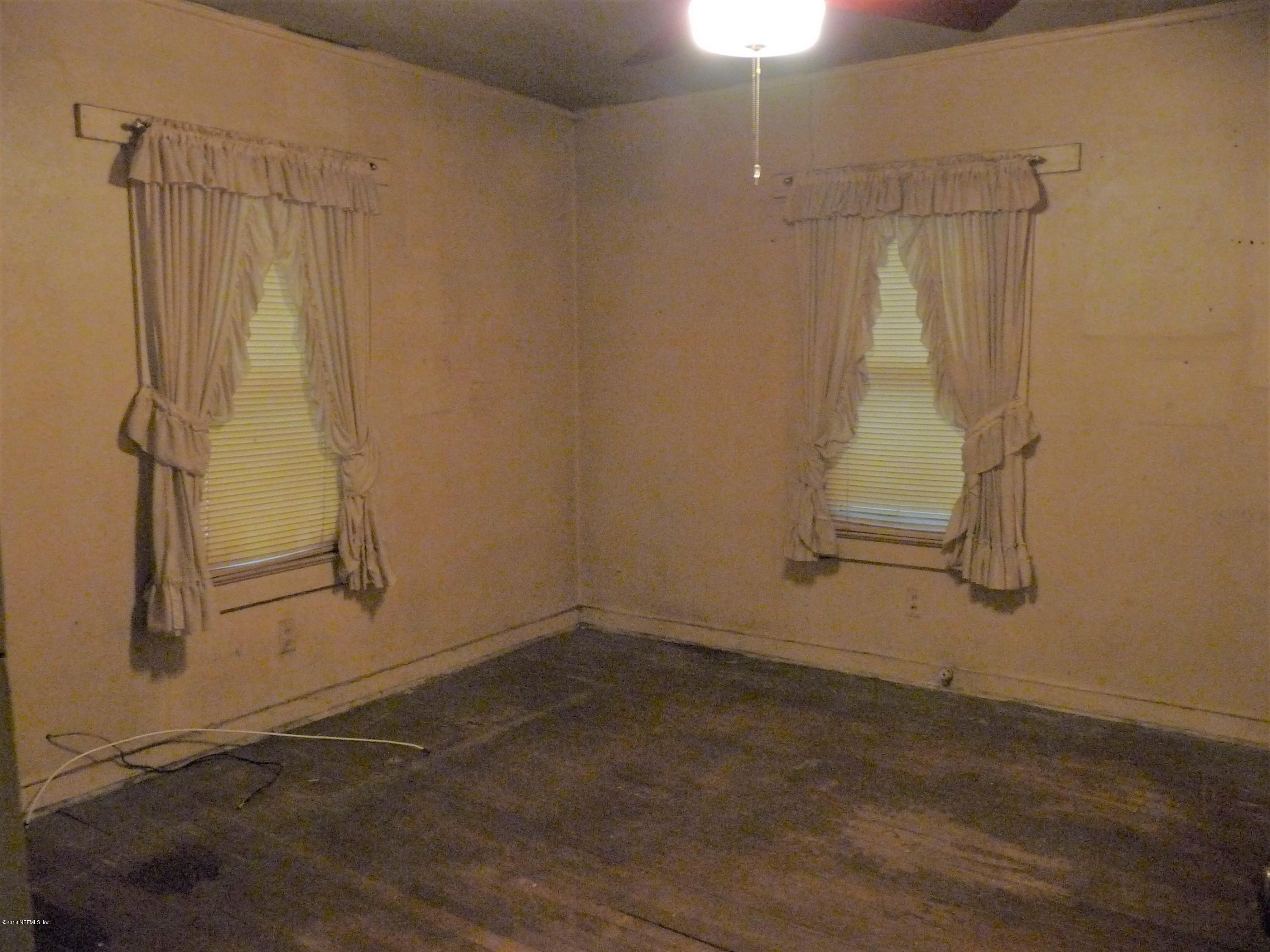 3600 Weaver Road Palatka, FL 32177 - Photo 5 of 16 BEDROOM 1