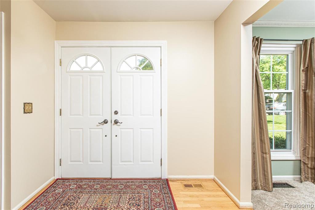 741 Rutgers Road Rochester Hills, MI 48309 - Photo 16 of 37