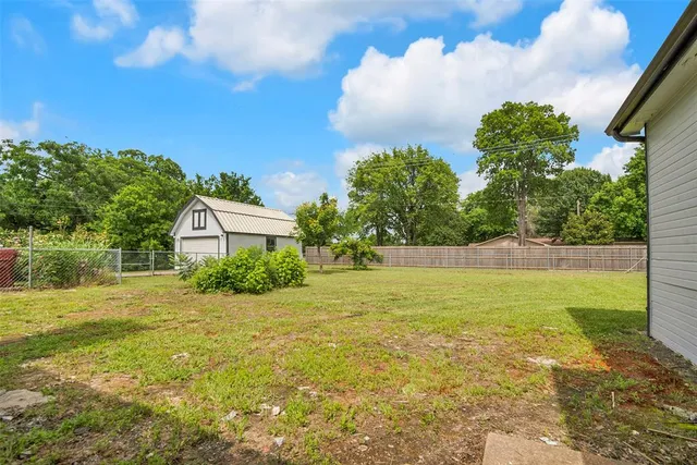 $225,000 | 820 Lipscomb Street, Bonham, TX 75418