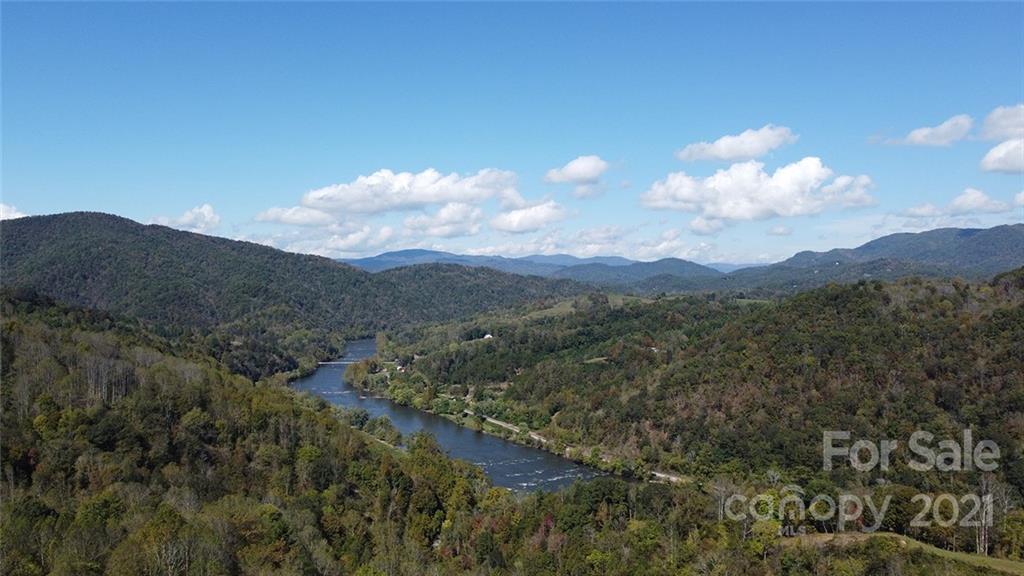 980 Anderson Branch Road Marshall, NC 28753 - Photo 5 of 18 a view of a city and mountains