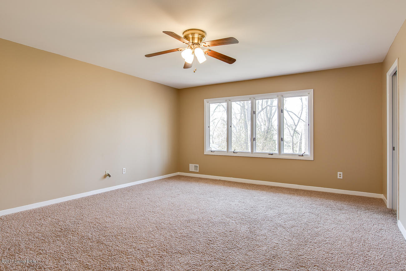 7703 Circle Crest Road Louisville, KY 40241 - Photo 13 of 28 7703 Circle Crest-13