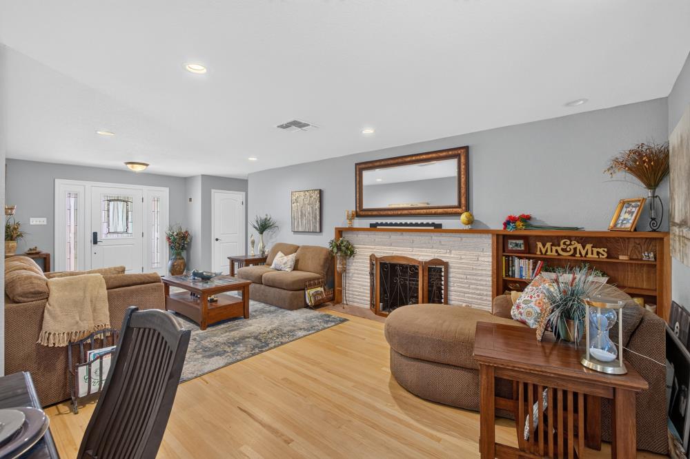 3812 Dell Road Carmichael, CA 95608 - Photo 8 of 64