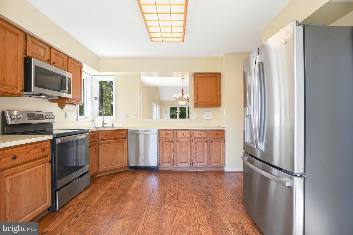 11631 Chapel Cross Way Reston, VA 20194 - Photo 12 of 57
