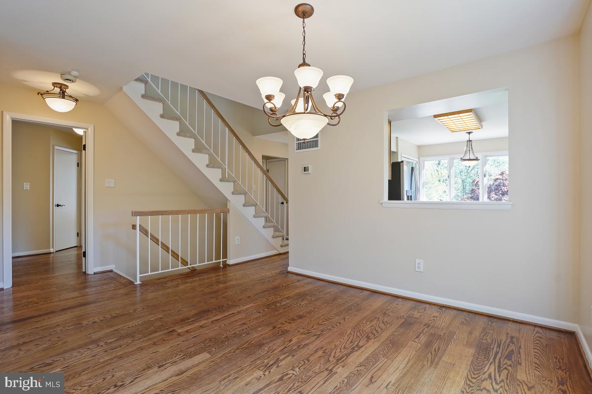11631 Chapel Cross Way Reston, VA 20194 - Photo 15 of 57