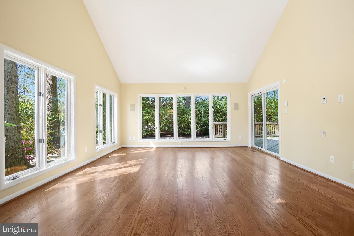 11631 Chapel Cross Way Reston, VA 20194 - Photo 18 of 57