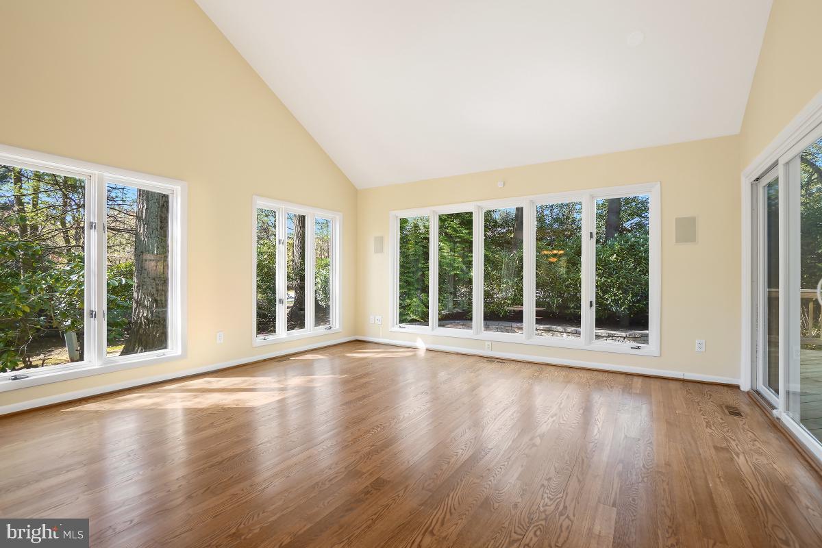11631 Chapel Cross Way Reston, VA 20194 - Photo 19 of 57