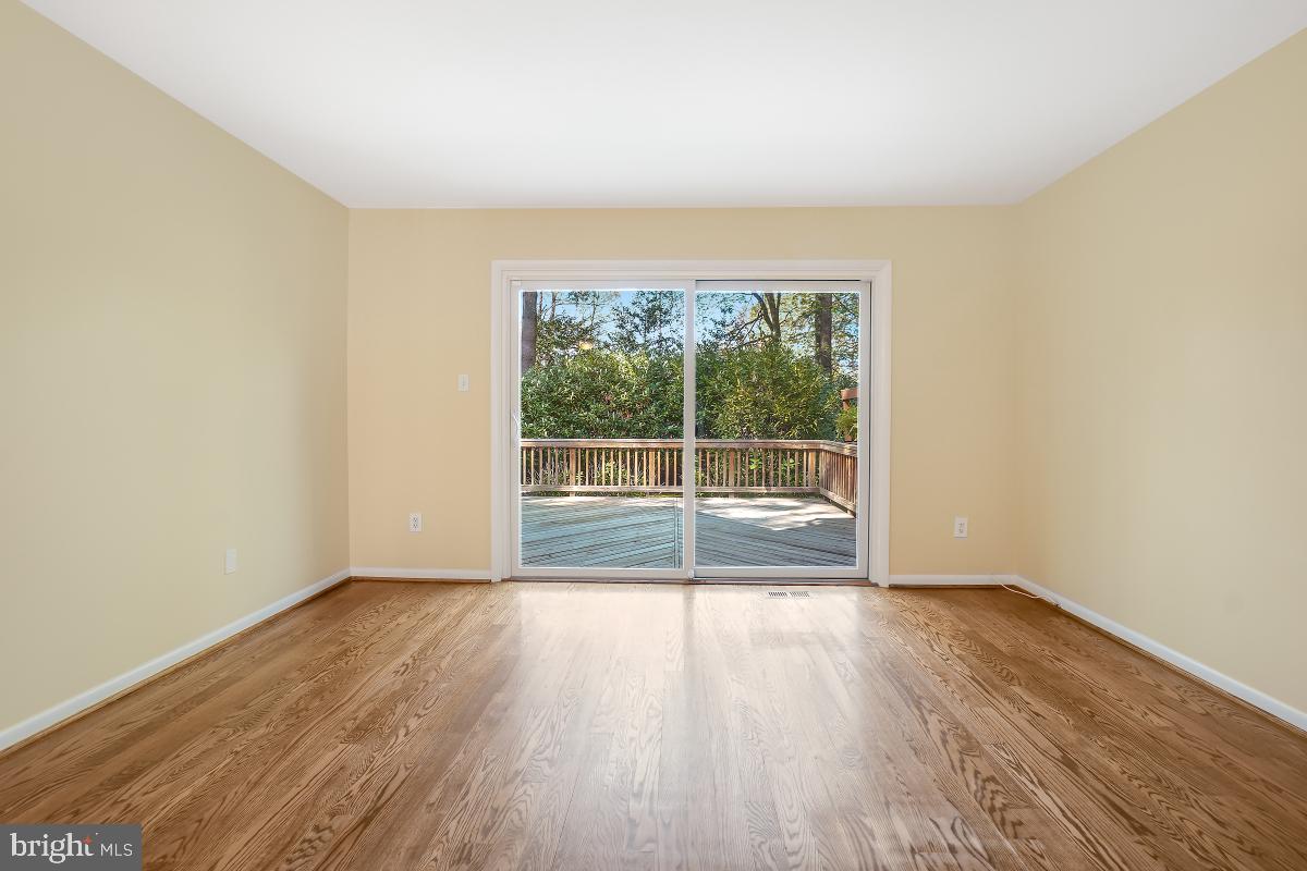 11631 Chapel Cross Way Reston, VA 20194 - Photo 24 of 57
