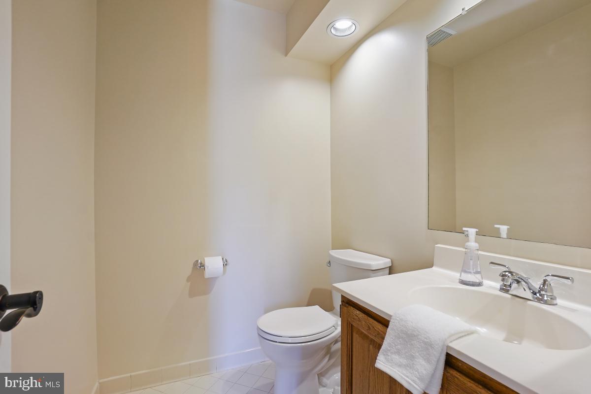 11631 Chapel Cross Way Reston, VA 20194 - Photo 31 of 57
