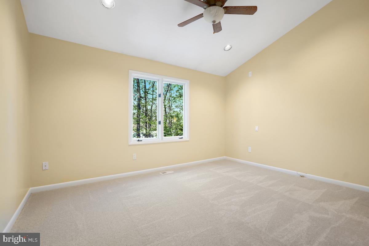 11631 Chapel Cross Way Reston, VA 20194 - Photo 38 of 57
