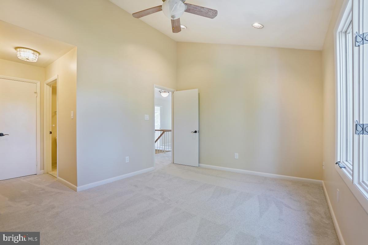 11631 Chapel Cross Way Reston, VA 20194 - Photo 39 of 57