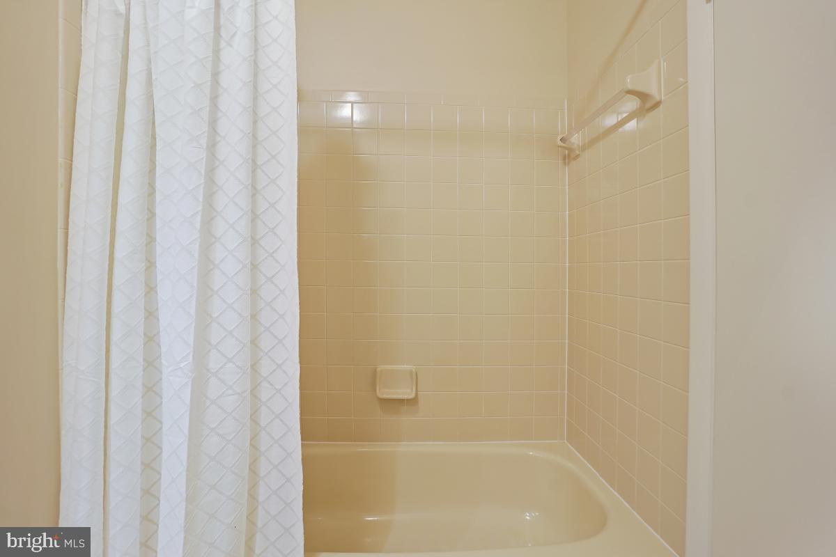 11631 Chapel Cross Way Reston, VA 20194 - Photo 40 of 57