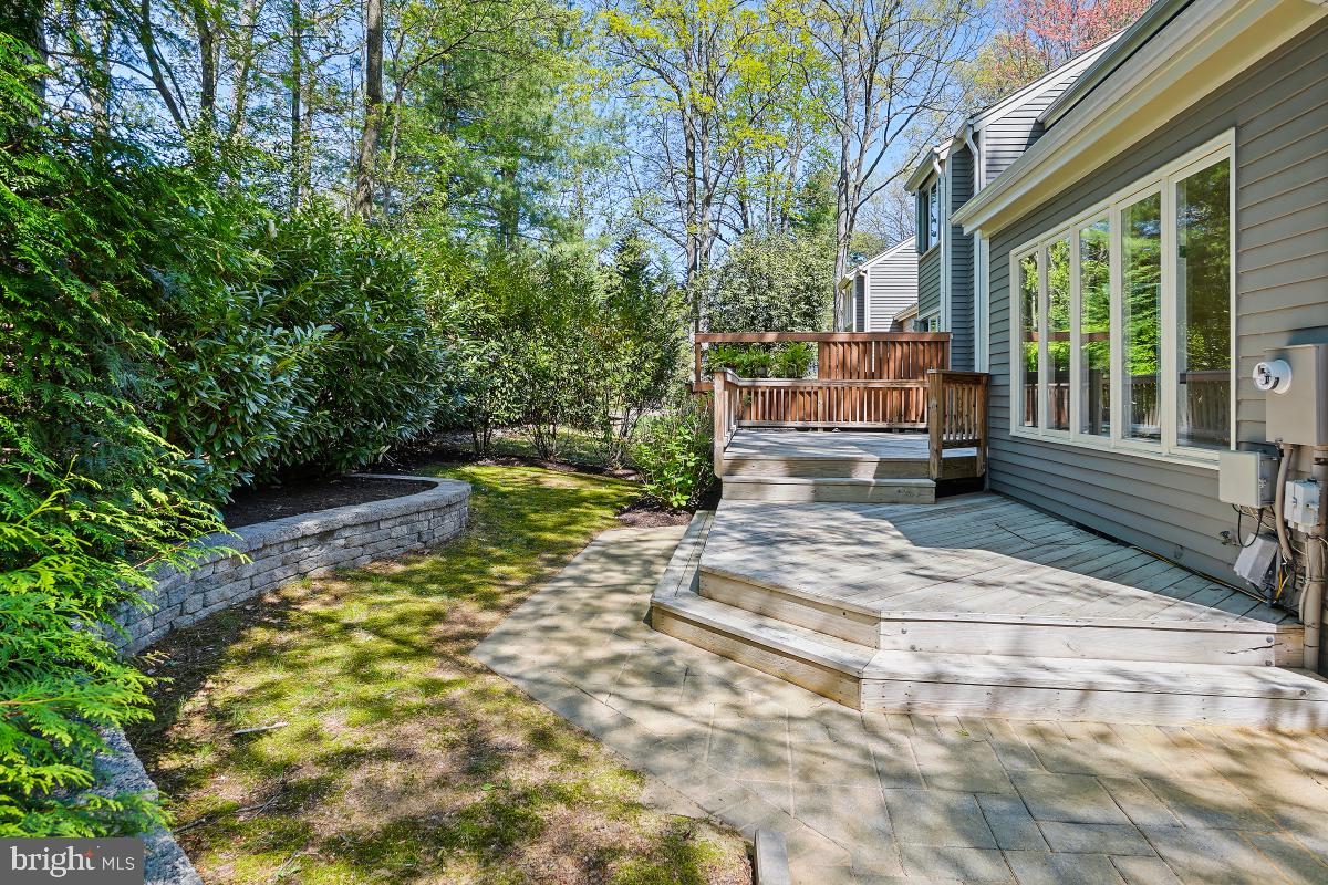 11631 Chapel Cross Way Reston, VA 20194 - Photo 51 of 57