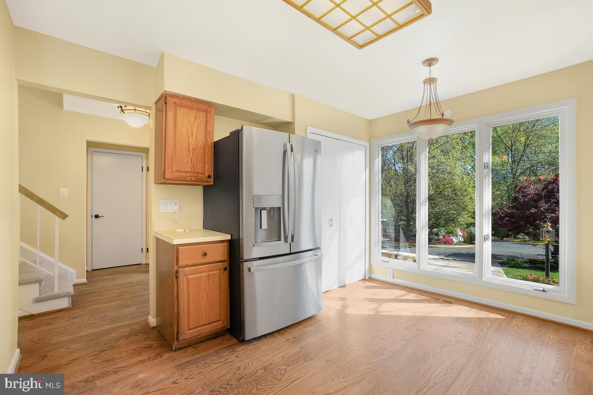 11631 Chapel Cross Way Reston, VA 20194 - Photo 8 of 57
