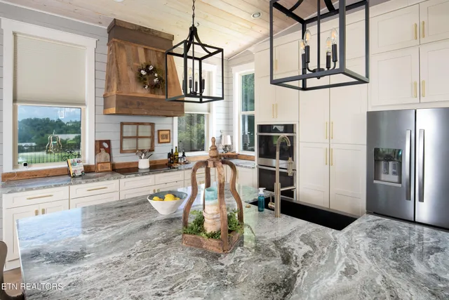 $825,000 | 1048 Little Dogwood Road, Kingston, TN 37763