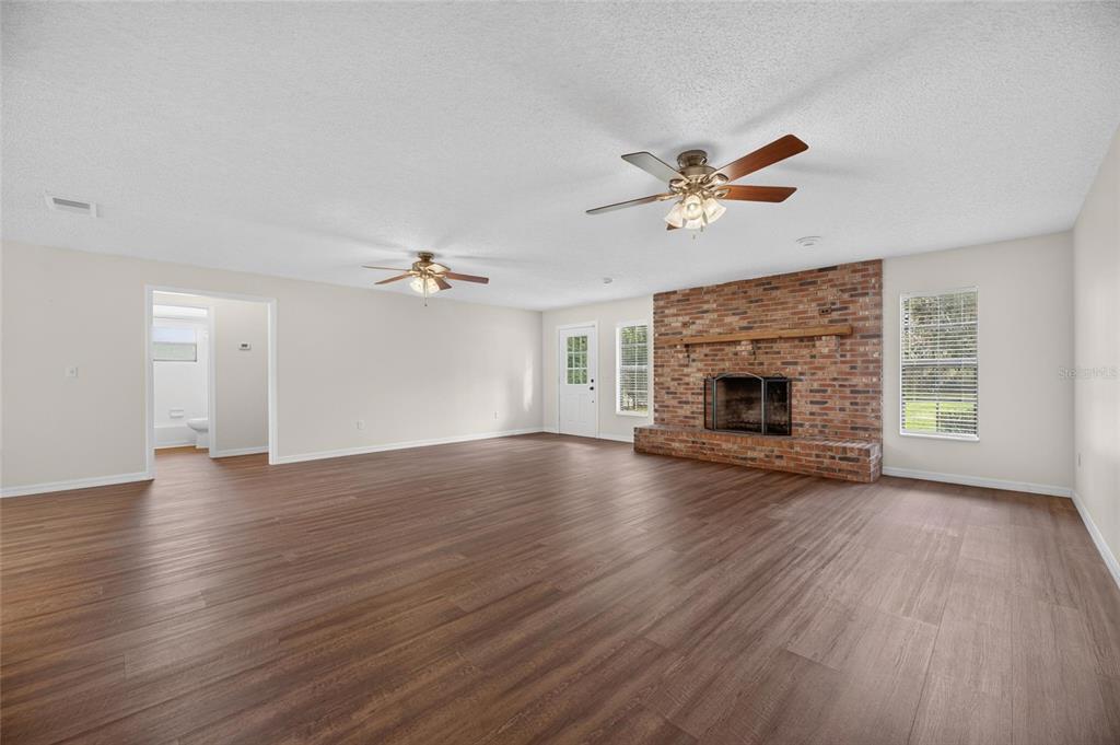 615 Thompson Road Lithia, FL 33547 - Photo 7 of 55