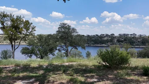 $1,199,000 | 1013 Lakeshore Drive, Spicewood, TX 78669
