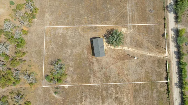 $230,000 | 1177 County Road 402, Flatonia, TX 78941