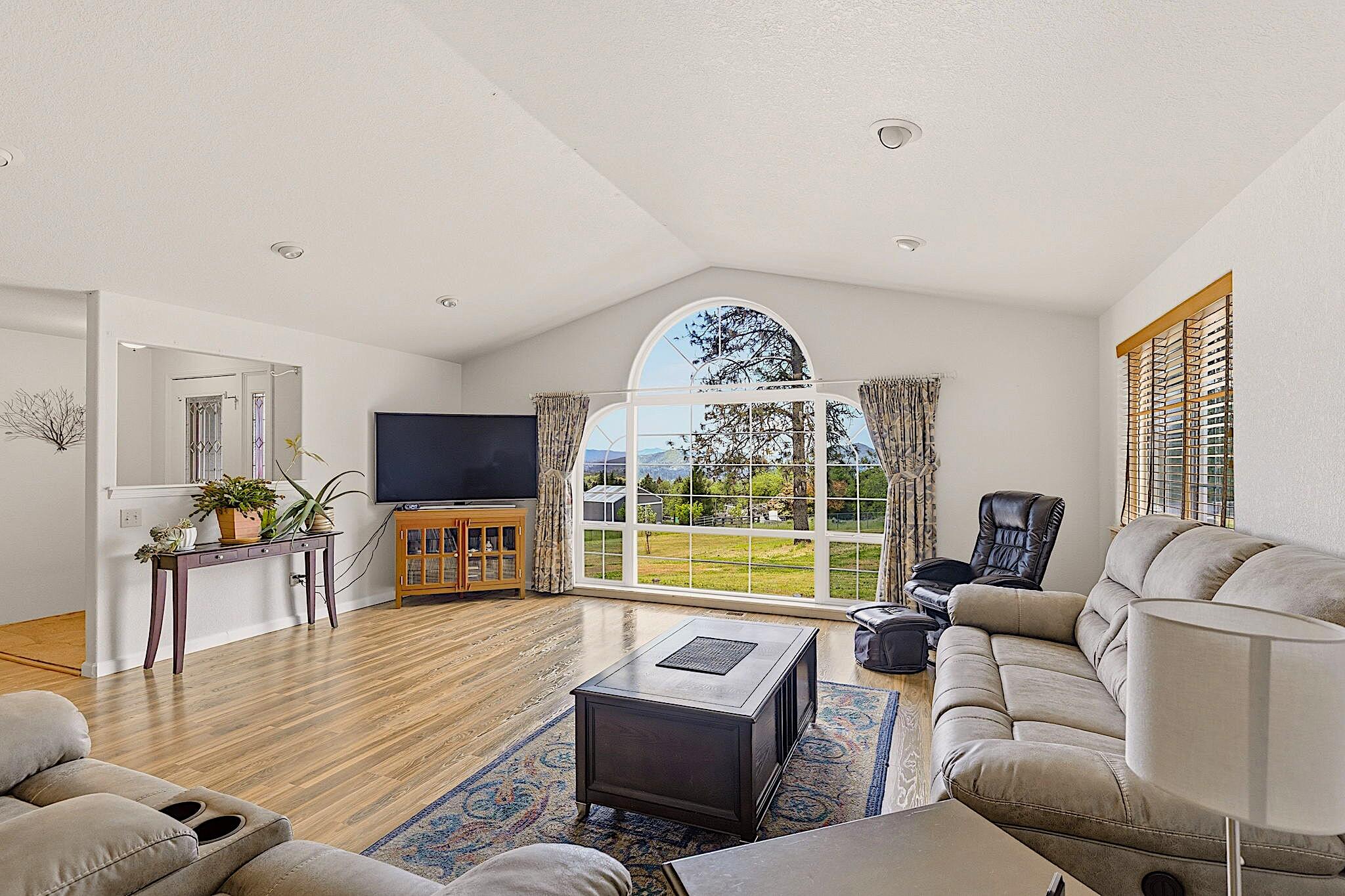 587 Summit Loop Grants Pass, OR 97527 - Photo 16 of 59 29-web-or-mls-587-summit-loop