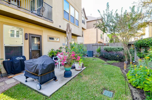 $459,000 | 10602 Enclave Shadows Court, Houston, TX 77043