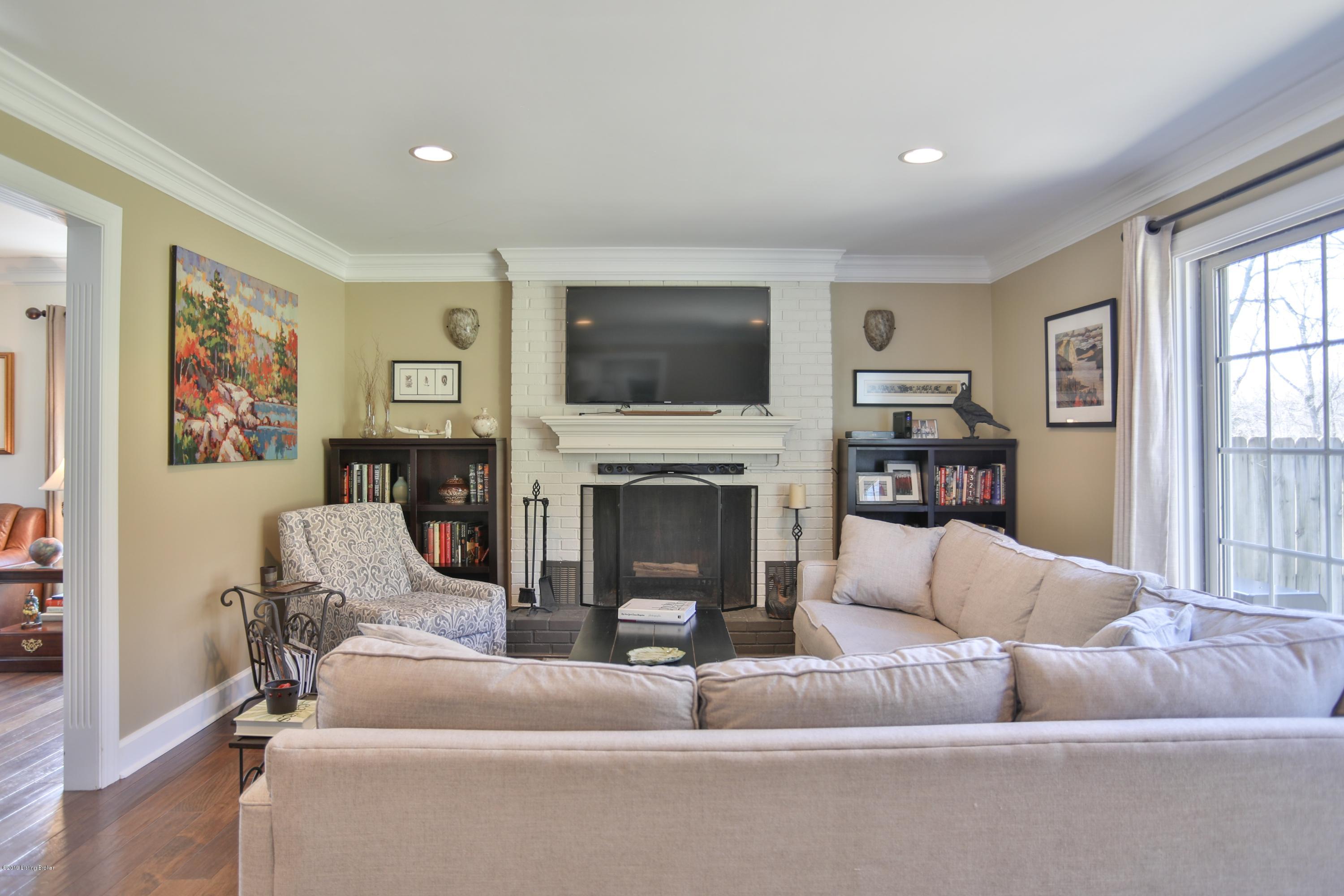 5503 Apache Road Louisville, KY 40207 - Photo 7 of 59 1-55