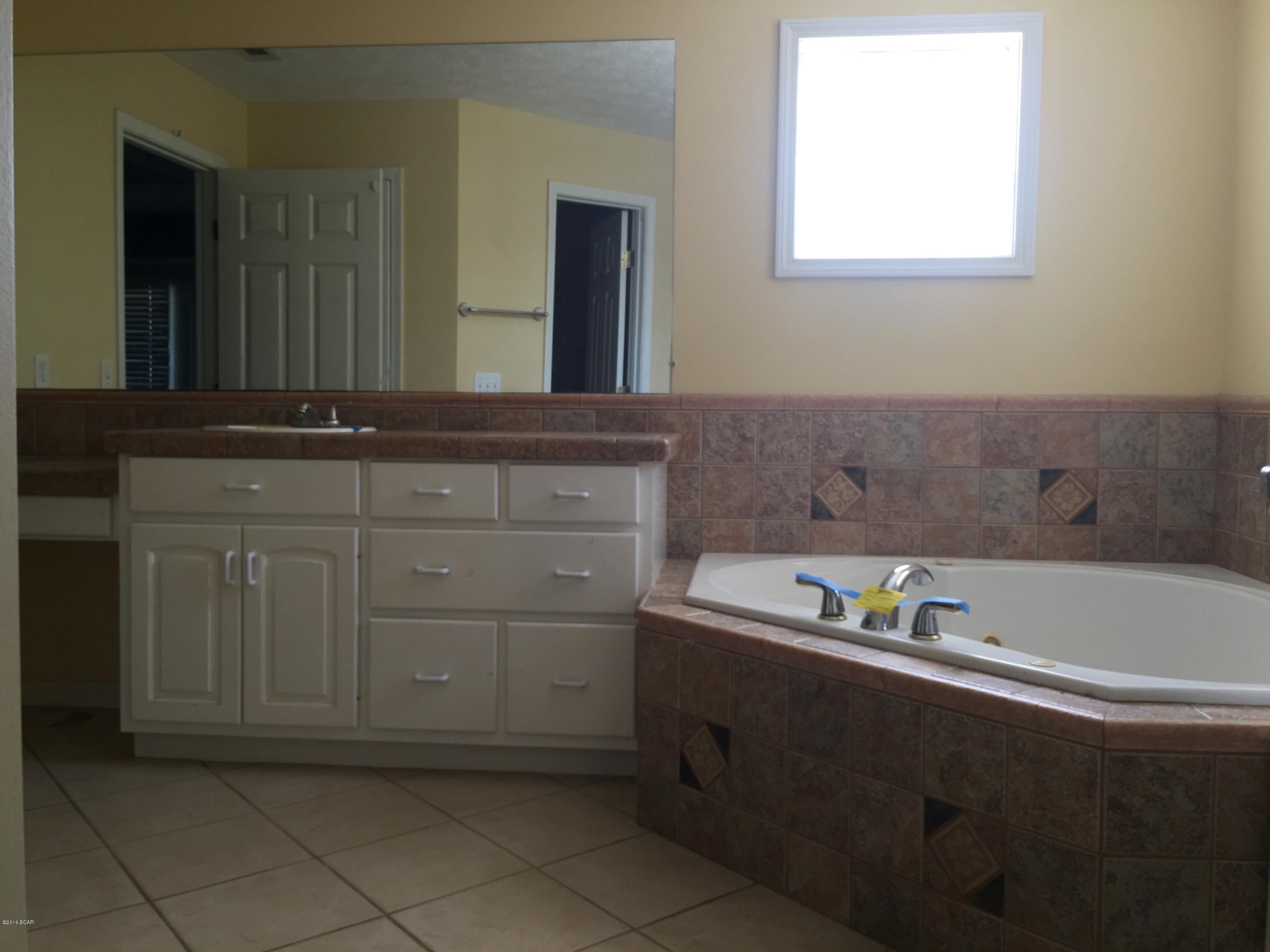 1418 Inverness Road Lynn Haven, FL 32444 - Photo 21 of 25 Gallery Image 21