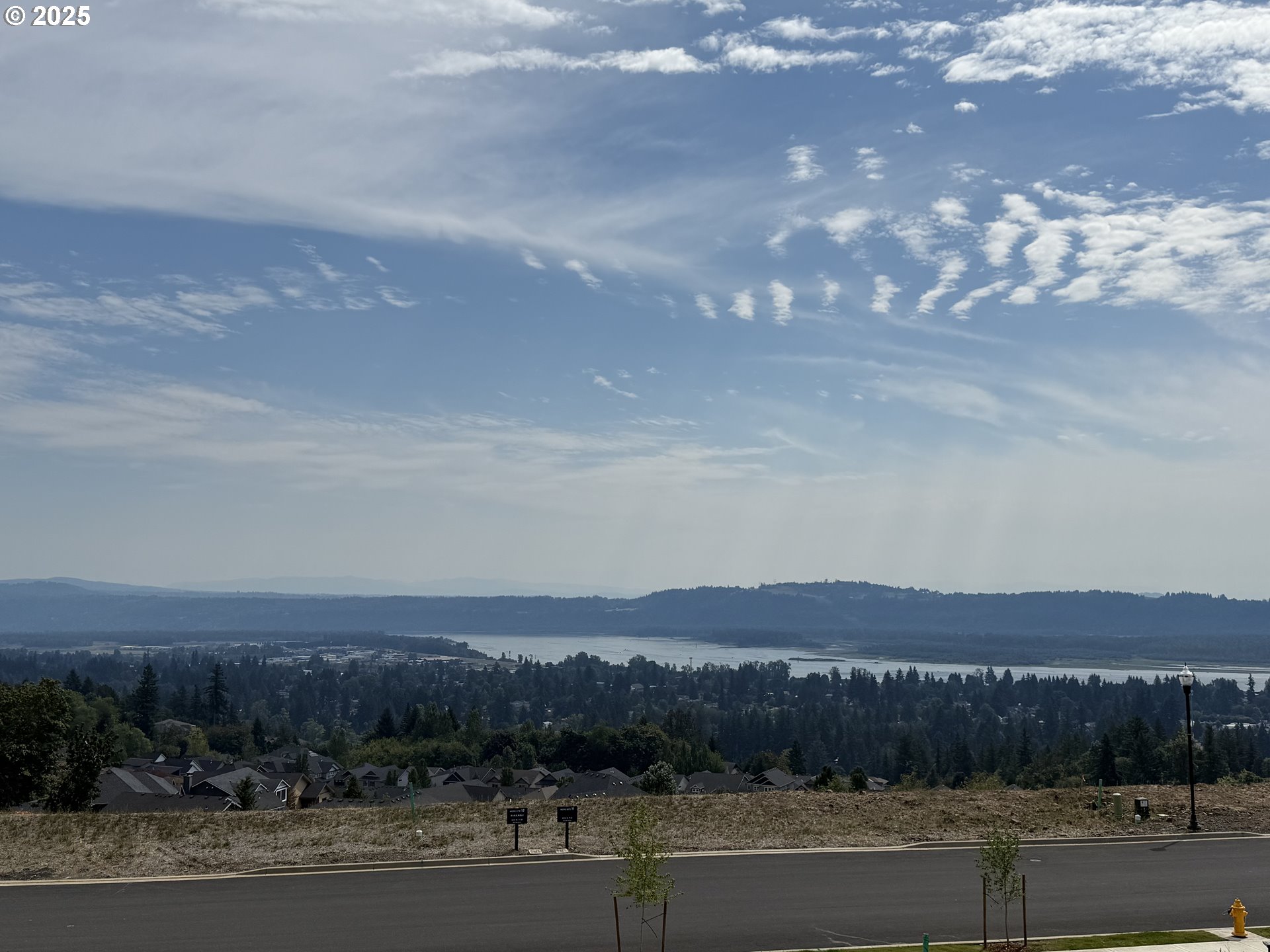 526 North Z Circle Washougal, WA 98671 - Photo 2 of 15 a view of city and mountain