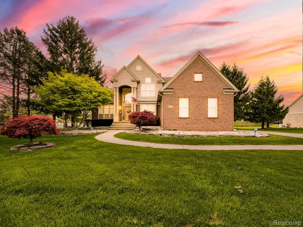 $674,900 | 5221 Sandlewood Drive, Commerce Township, MI 48382