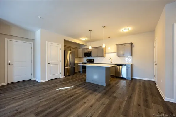 $2,800 | 64 East Mitchell Avenue, Unit 13, Cheshire, CT 06410