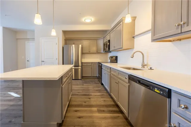 $2,800 | 64 East Mitchell Avenue, Unit 13, Cheshire, CT 06410