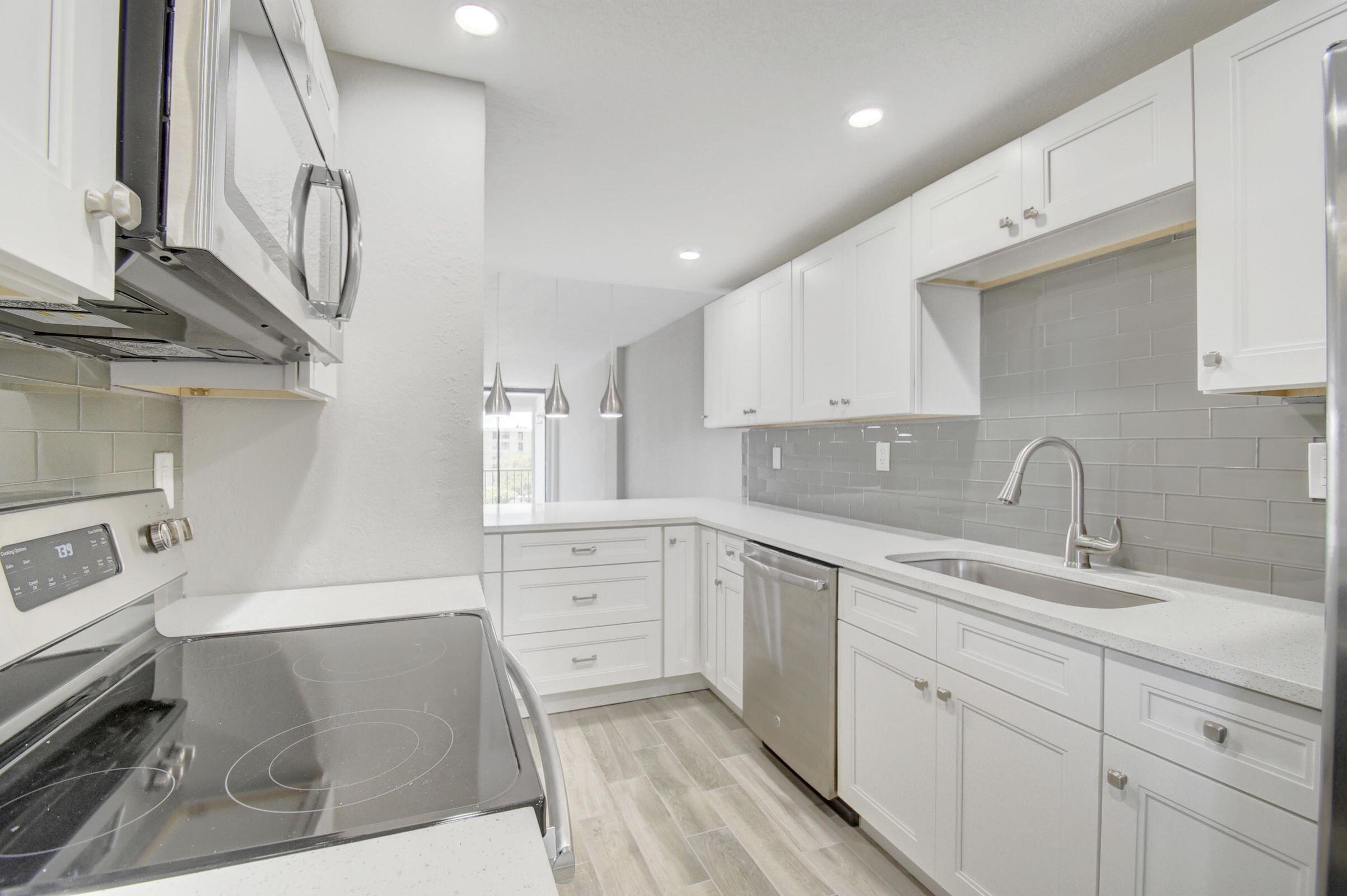 3 East Royal Palm Road, Unit 501 Boca Raton, FL 33432 - Photo 3 of 15 Kitchen4