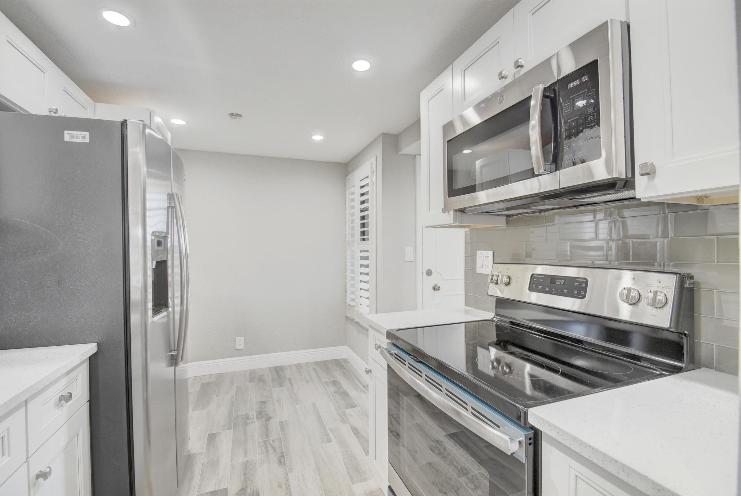 3 East Royal Palm Road, Unit 501 Boca Raton, FL 33432 - Photo 7 of 15 Kitehen5